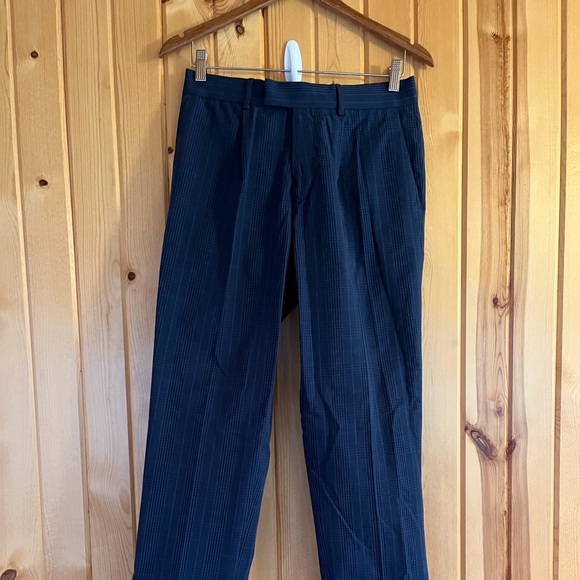 ASOS DESIGN Tall slim crop smart pants in blue seersucker check - Picture 2 of 9